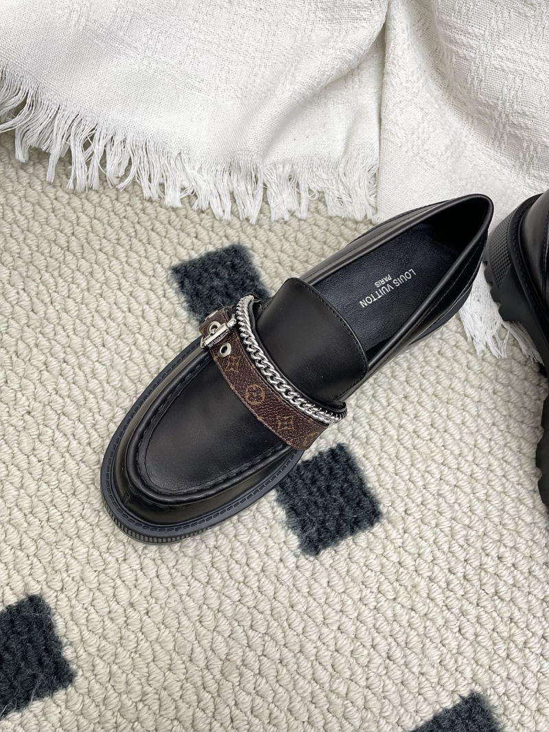 l0vis Vvtt0n loafers